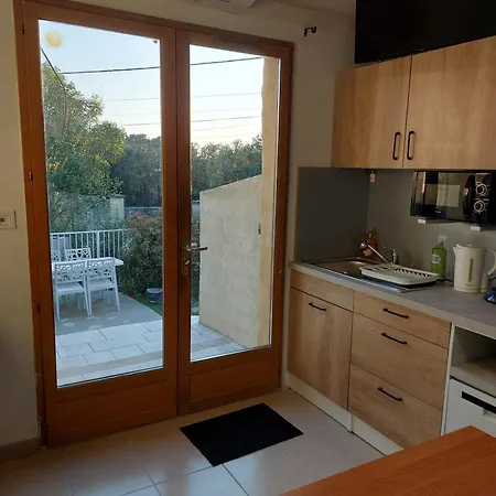 2 A 4 Personnes La Capitelle A Guest house Vers Pont du Gard