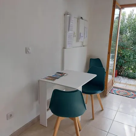 2 A 4 Personnes La Capitelle A Πανσιόν Vers Pont du Gard